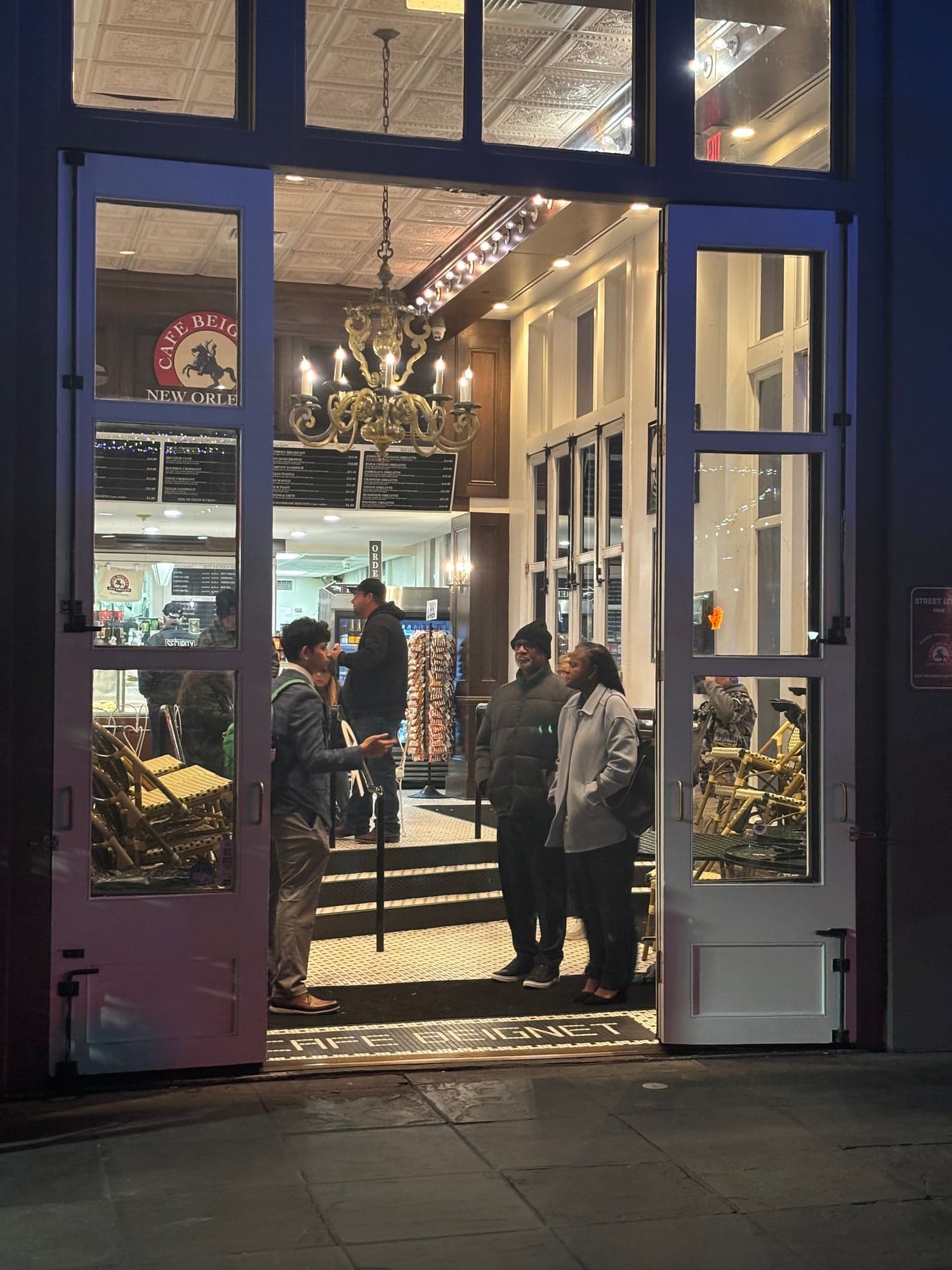 Street Contacting at Mardi Gras